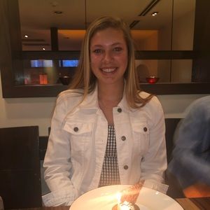 Meet your Posher, Ella